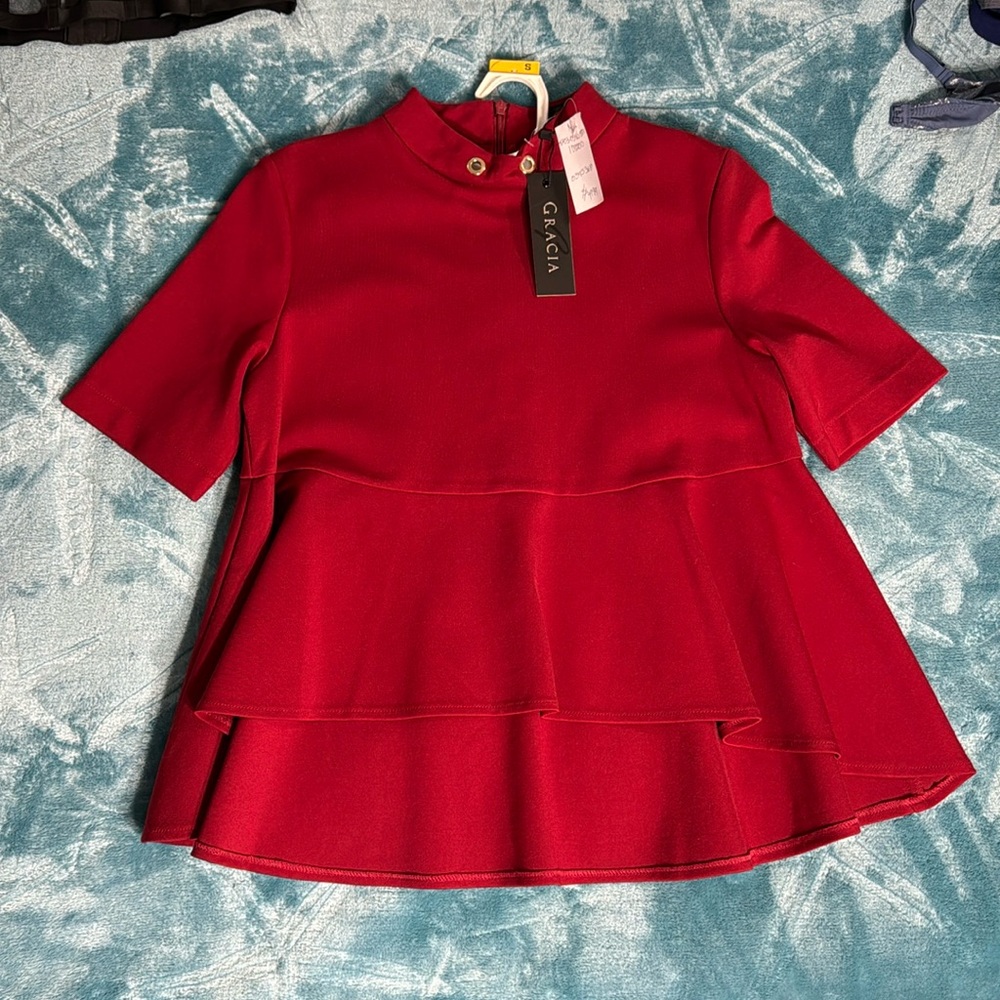 Gracia cranberry red hi low peplum mock neck size M back zip top